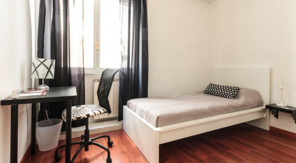 Take It Easy Roma Guest House Room photo