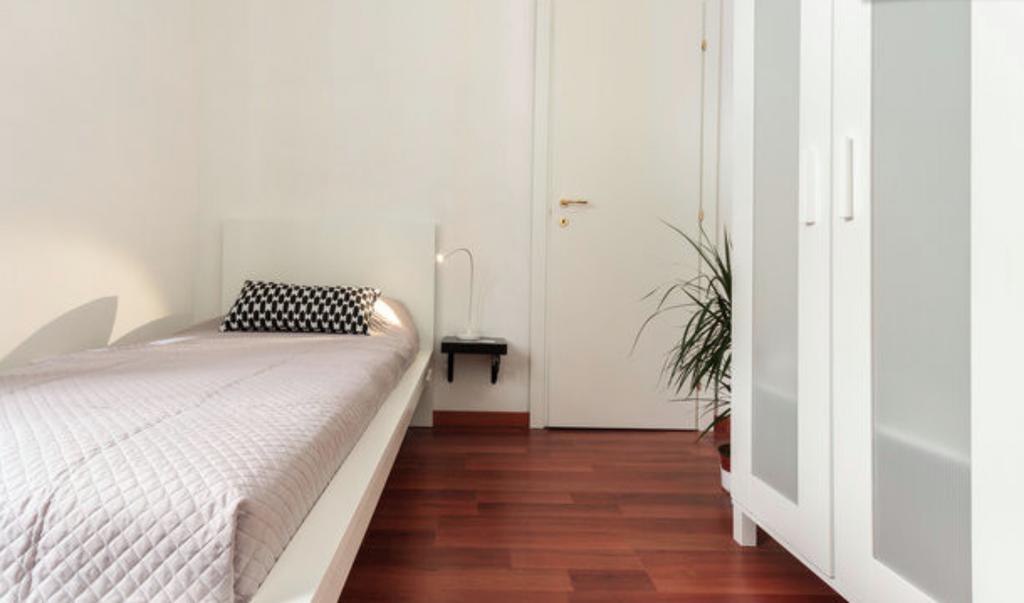 Take It Easy Roma Guest House Room photo